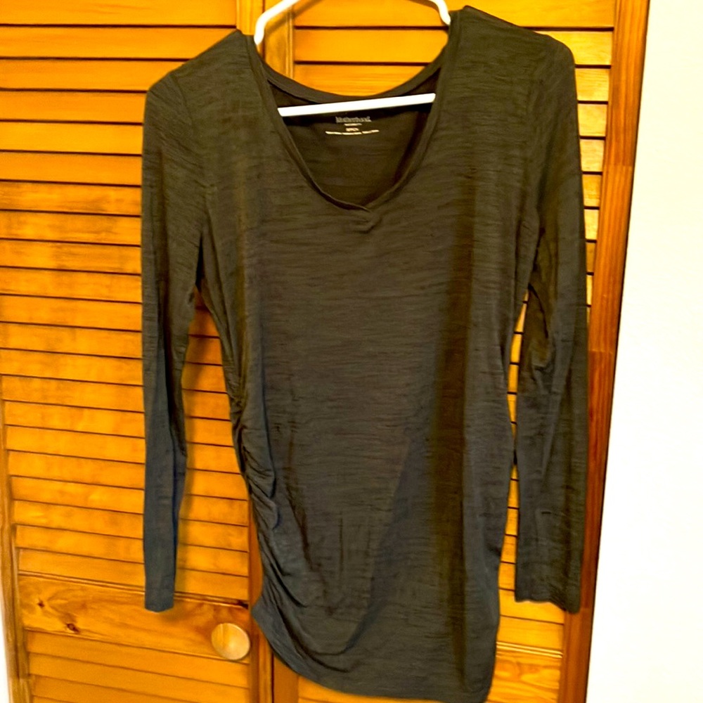 Motherhood maternity green long sleeve v neck shirt
